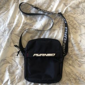 PYRAMID SHOULDER BAG